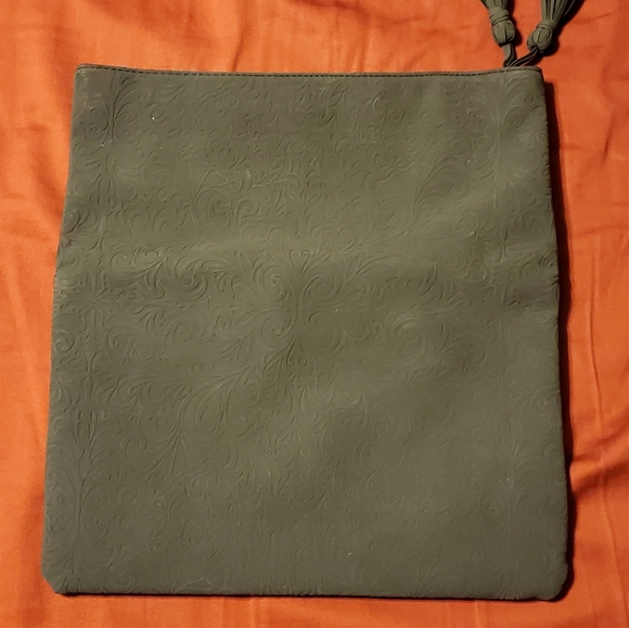 Purses - Picture 6 of 6